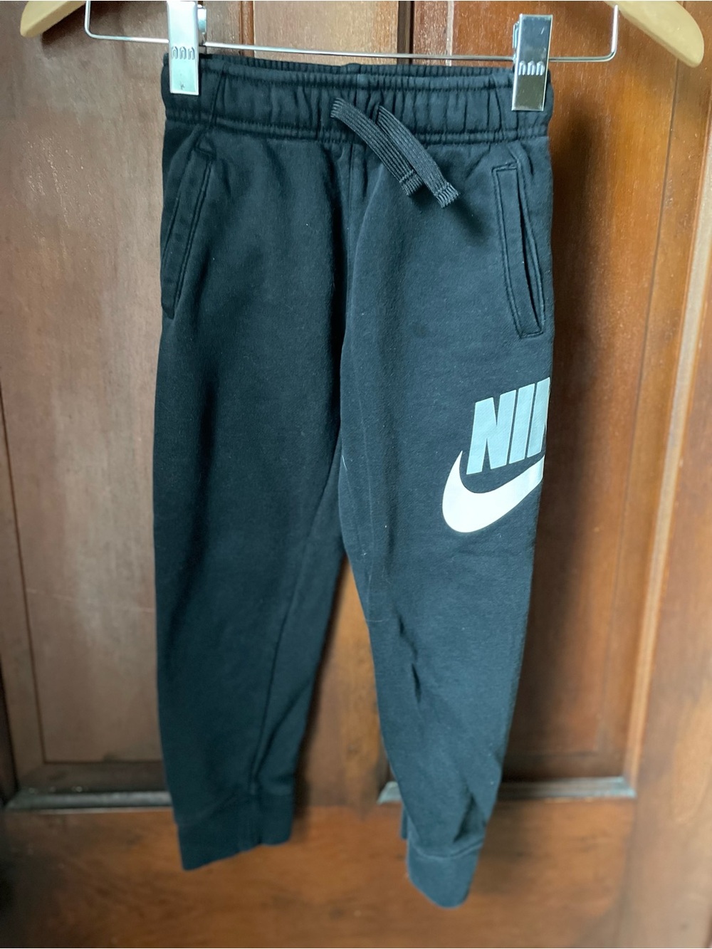 Nike boys 6 black sweatpants
